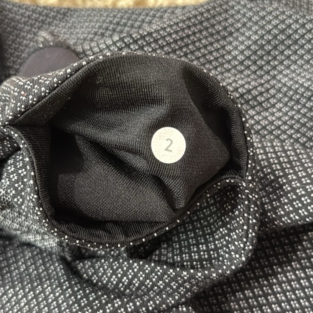 Lululemon Skinny Groove Pant Size 2 (Diamond Dot Black White) - Picture 8 of 8